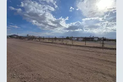 4880 N Escuela Road, Golden Valley, AZ 86413 - Photo 2