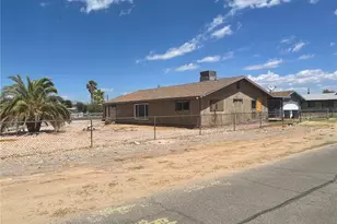 1560 Opal Ln, Bullhead City, AZ 86442 - Photo 2