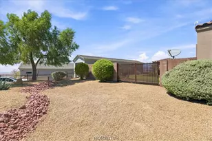 3267 Esmerelda Dr, Bullhead City, AZ 86429 - Photo 6