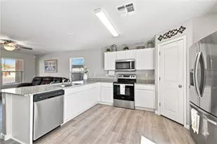 574 Holly St, Bullhead City, AZ 86442 - Photo 18