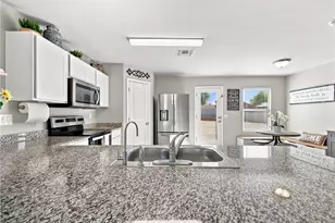 574 Holly St, Bullhead City, AZ 86442 - Photo 14