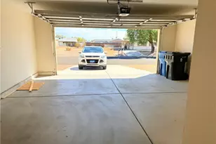 921 Holly St, Bullhead City, AZ 86442 - Photo 4