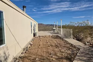 4371 W Belle Dr, Golden Valley, AZ 86413 - Photo 4