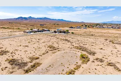 10418 N Horseshoe Court, Kingman, AZ 86401 - Photo 2