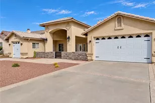 694 Country Club Dr, Kingman, AZ 86401 - Photo 2