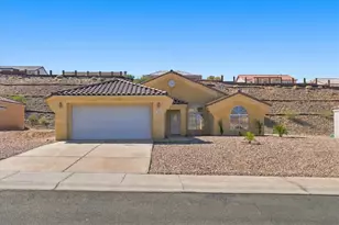 1586 Ilona Dr, Bullhead City, AZ 86442 - Photo 2