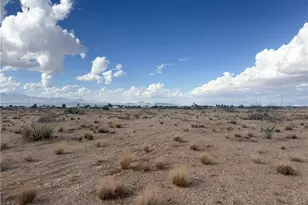 311-04-317 Yuma, Kingman, AZ 86401 - Photo 1