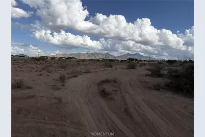 311-04-317 Yuma, Kingman, AZ 86401 - Photo 2