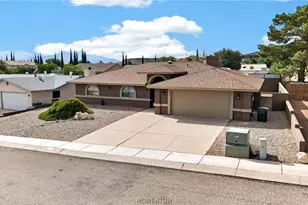 290 Greenway Dr, Kingman, AZ 86401 - Photo 1