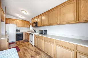 2960 Silver Creek Rd, Bullhead City, AZ 86442 - Photo 14