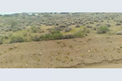 9492 N Broken Saddle Drive, Kingman, AZ 86401 - Photo 2