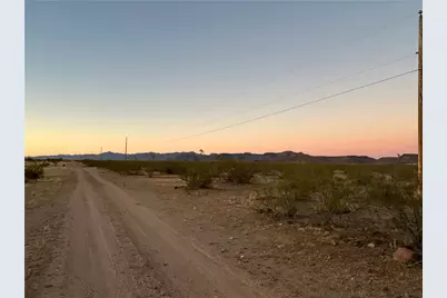 215-09-014E Centennial, Golden Valley, AZ 86413 - Photo 12