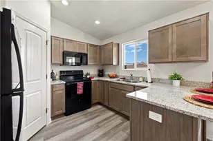 10286 N Wood Camp Ct, Kingman, AZ 86401 - Photo 8