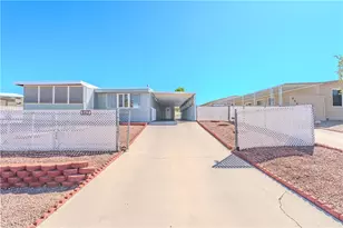 942 Glen Dr, Bullhead City, AZ 86442 - Photo 1