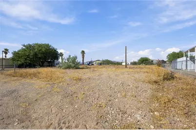1889 Hualapai Drive, Bullhead City, AZ 86442 - Photo 2