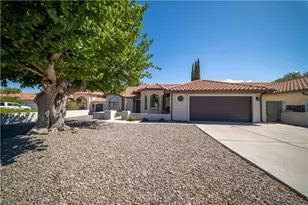 2706 Golf Dr, Kingman, AZ 86401 - Photo 2