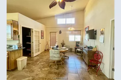 21477 S Sundance Kid Road, Yucca, AZ 86438 - Photo 18