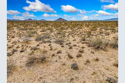 244-09-422 E Gate Drive, Yucca, AZ 86438 - Photo 4