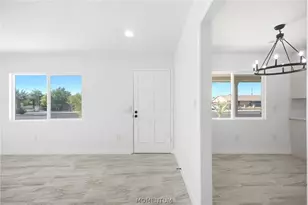 875 Coral Reef Dr, Bullhead City, AZ 86442 - Photo 6