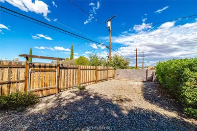 2037 Hope Avenue, Kingman, AZ 86401 - Photo 32