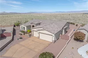 3814 Katie Ln Loop, Kingman, AZ 86401 - Photo 2