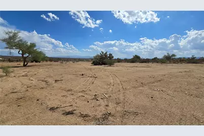 11844 S Nolan Road, Yucca, AZ 86438 - Photo 12