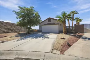 2401 Topanga Dr, Bullhead City, AZ 86442 - Photo 2