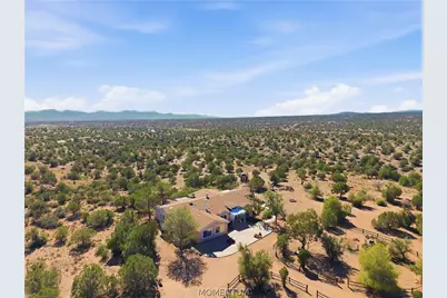 10450 E Cedar Ridge Road, Kingman, AZ 86401 - Photo 1