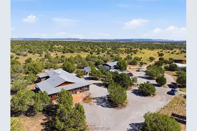 64555 N Peaceful Hill Road, Seligman, AZ 86337 - Photo 2