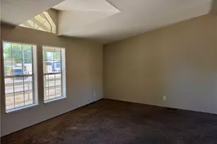 2389 Castle Rock Cir, Bullhead City, AZ 86442 - Photo 4