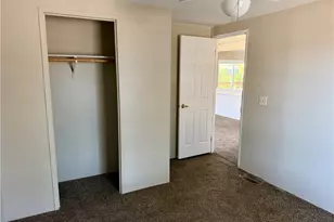 2389 Castle Rock Cir, Bullhead City, AZ 86442 - Photo 16
