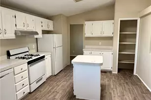 2389 Castle Rock Cir, Bullhead City, AZ 86442 - Photo 10