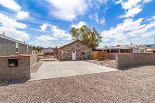 460 Patillo Dr, Bullhead City, AZ 86442 - Photo 1