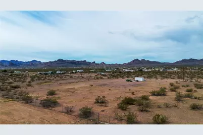 852 S Emery Park Road, Golden Valley, AZ 86413 - Photo 10
