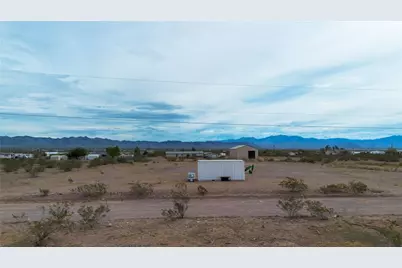 852 S Emery Park Road, Golden Valley, AZ 86413 - Photo 18