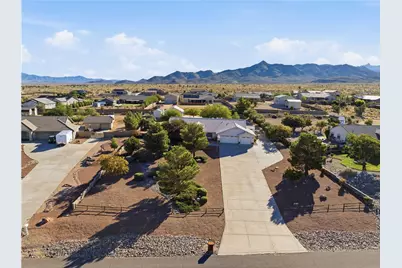 2048 Omaha Drive, Kingman, AZ 86401 - Photo 2