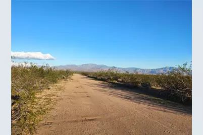 5883 Macayo Drive, Golden Valley, AZ 86413 - Photo 4