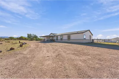 3446 W Malibu Road, Golden Valley, AZ 86413 - Photo 4