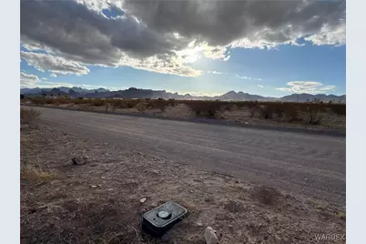 852 S Emery Park Road, Golden Valley, AZ 86413 - Photo 1