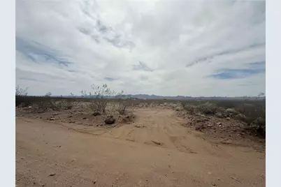 2597 Pine Road, Golden Valley, AZ 86413 - Photo 1