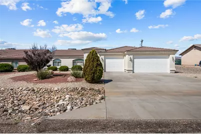 7073 E Stoneaxe Drive, Kingman, AZ 86401 - Photo 1