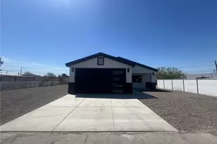 896 Sandy Beach Dr, Bullhead City, AZ 86442 - Photo 1