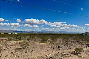 4484 N Drake Rd, Golden Valley, AZ 86413 - Photo 1