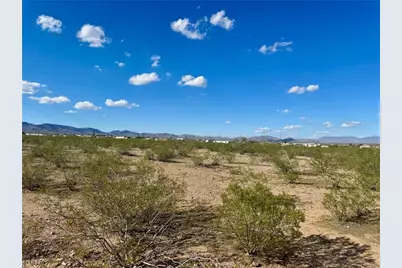 995 S Eloy Rd, Golden Valley, AZ 86413 - Photo 1