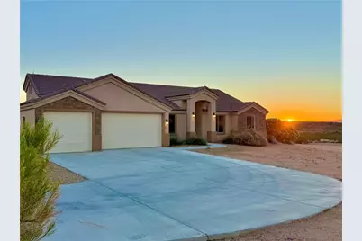 3211 Summit Drive, Kingman, AZ 86401 - Photo 1