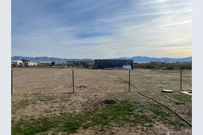 898 S Elgin Road, Golden Valley, AZ 86413 - Photo 1