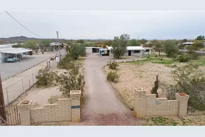 25460 Ochoco Way, Bouse, AZ 85325 - Photo 1