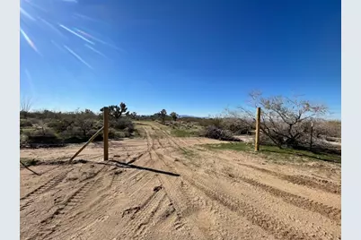 8 E Mary Drive, Yucca, AZ 86438 - Photo 1