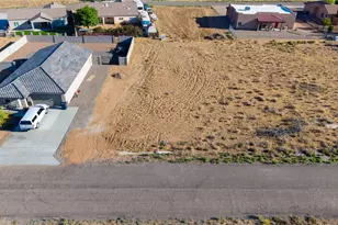 7827 E Devils Arch Dr, Kingman, AZ 86401 - Photo 1