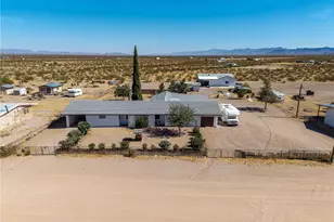 4965 W Sinola Dr, Golden Valley, AZ 86413 - Photo 1